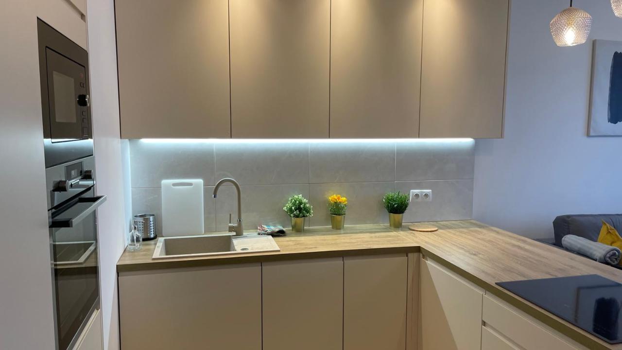 2-Room In New House, Wola Warsawa Bagian luar foto