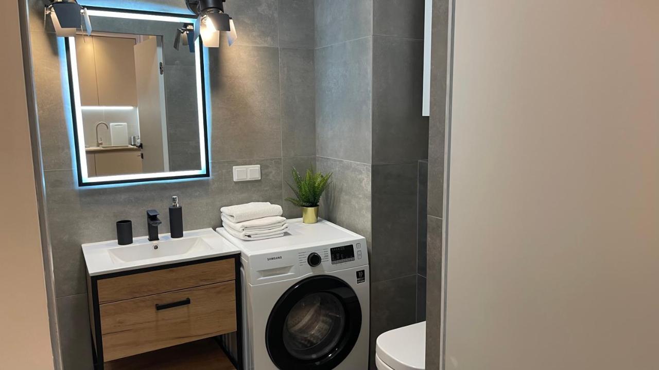 2-Room In New House, Wola Warsawa Bagian luar foto
